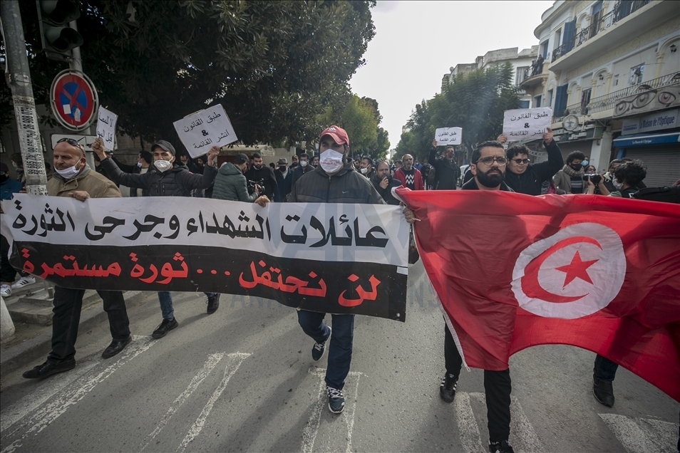 لهم مطالب.. الأمن التونسي يمنع مسيرة لجرحى الثورة