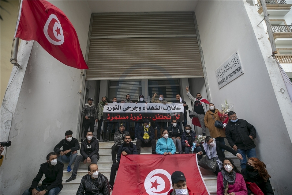 لهم مطالب.. الأمن التونسي يمنع مسيرة لجرحى الثورة