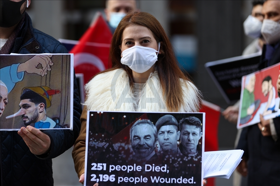 Turks protest against Wall Street Journal over article