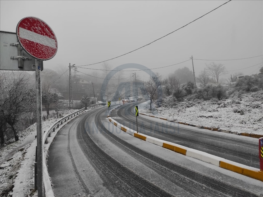  İstanbul'un bazı bölgelerinde kar ve sulu kar yağışı görülüyor