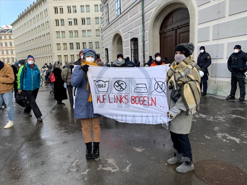 Avusturya’da binlerce gösterici Kovid-19 önlemlerini protesto etti
