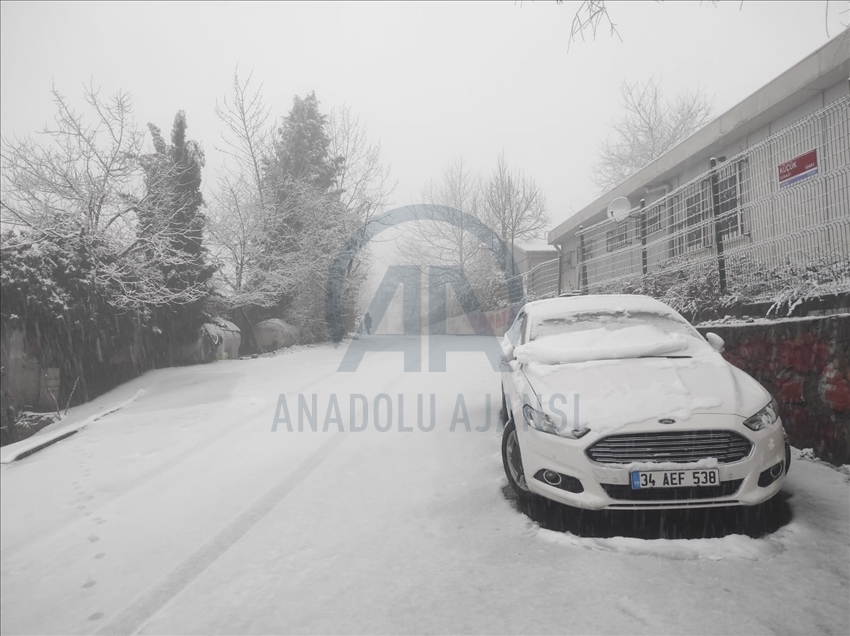 İstanbul'un bazı bölgelerinde kar ve sulu kar yağışı görülüyor