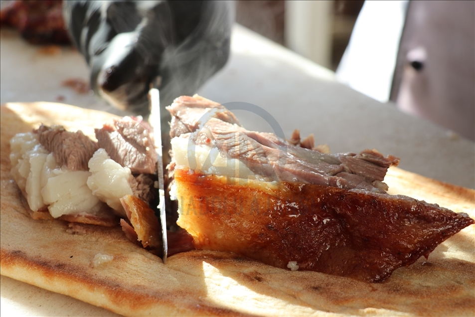 Siirtlilerin salgında da vazgeçemediği lezzet: Büryan kebabı