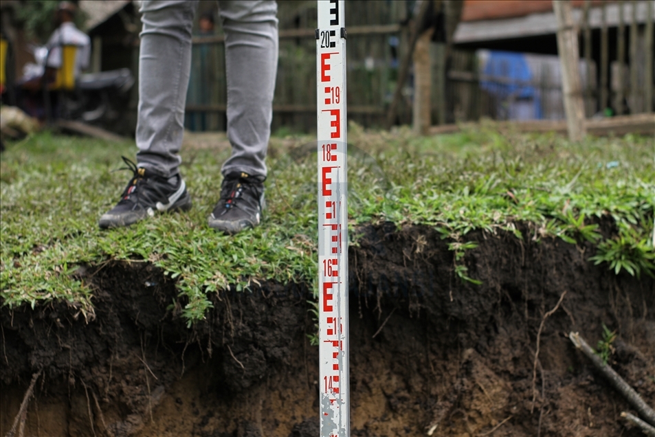 Endonezya'da toprak kayması