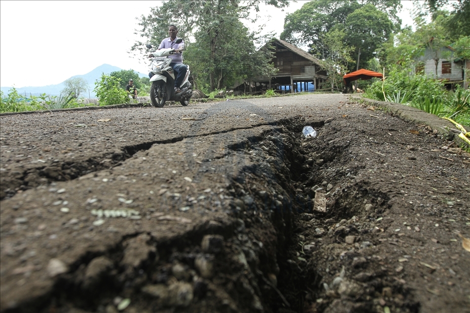 Endonezya'da toprak kayması