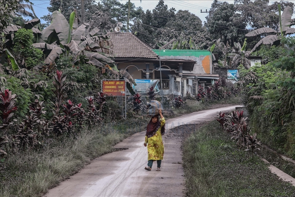 Aktivitas vulkanik Gunung Semeru