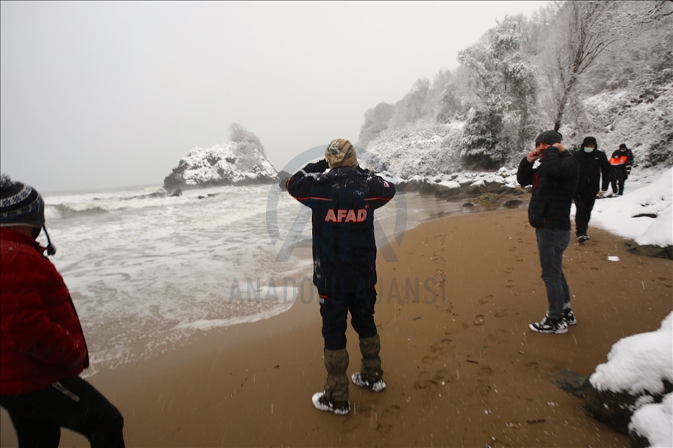 Karadeniz'de batan kuru yük gemisindeki kayıp kişilerin arama çalışmaları sürüyor