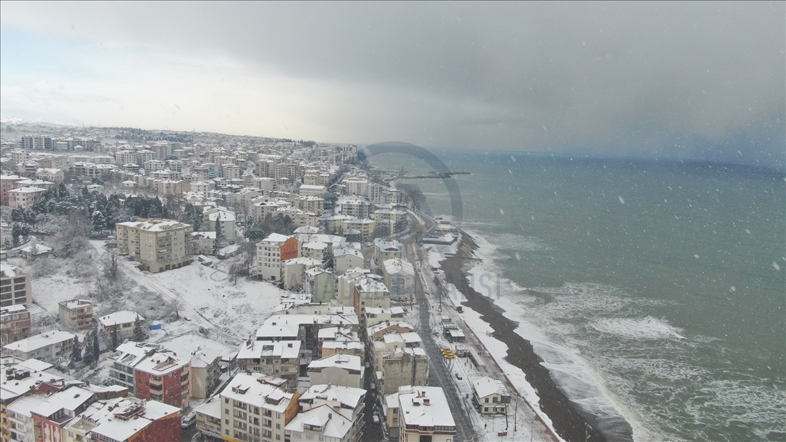 Batı Karadeniz'te kar manzarası hayranlık uyandırıyor