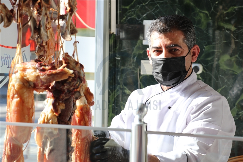 Kebab "Büryan" : une saveur qui décore les festins de "Siirt" en Turquie