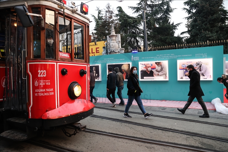 "Size Emanetiz" 2021 Sağlık Çalışanları Yılı Fotoğraf Sergisi açıldı