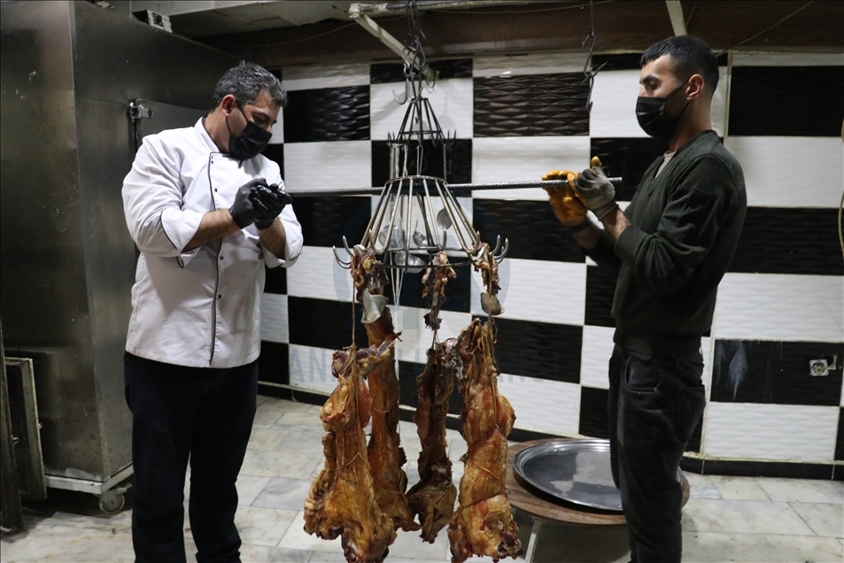 Kebab "Büryan" : une saveur qui décore les festins de "Siirt" en Turquie