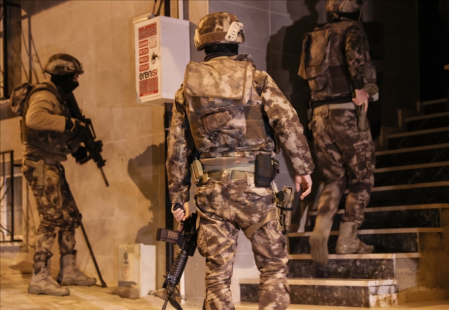 تركيا.. توقيف 16 مشتبها بالانتماء لـ"داعش" في إسطنبول