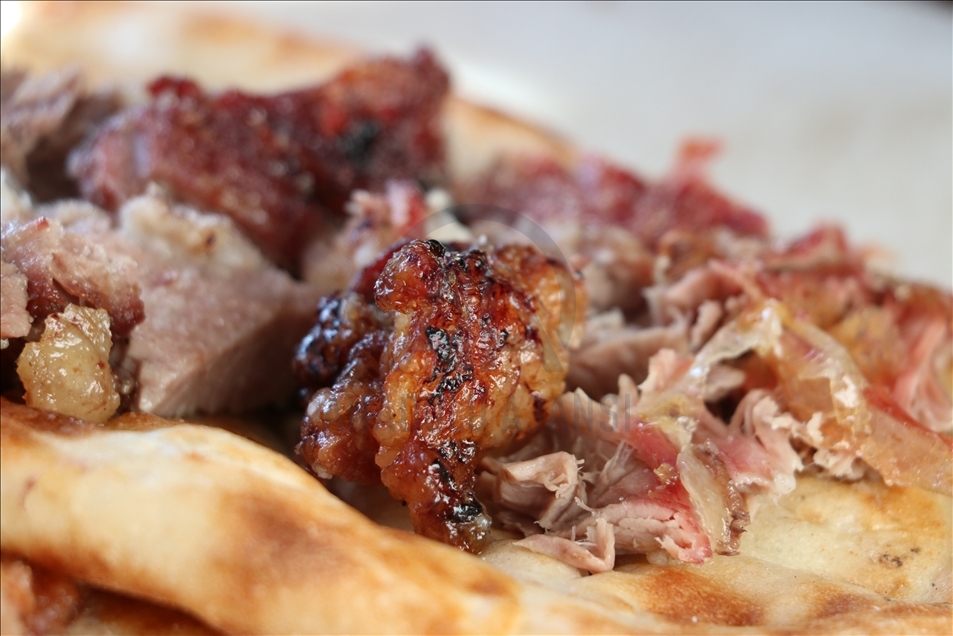 Kebab "Büryan" : une saveur qui décore les festins de "Siirt" en Turquie