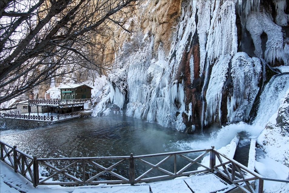 Qismekî Sûlava Gunpinarê cemed girt