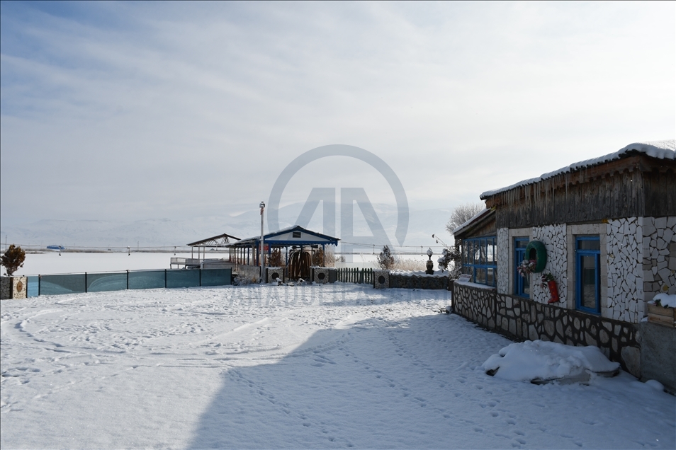 Li Sêwazê rûyê Gola Ulaşê qeşa girt û dîmenên xweş derketin holê