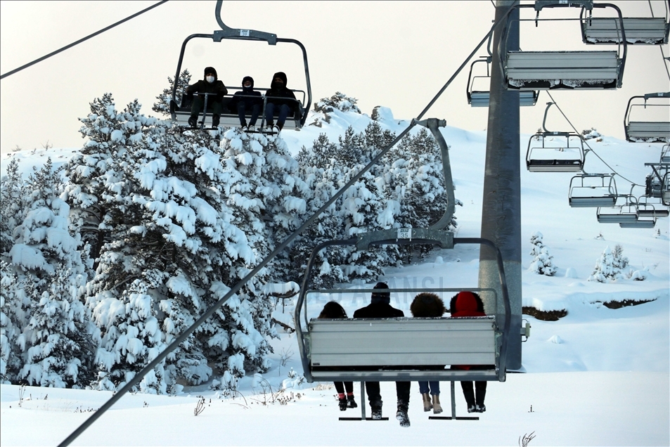 Sezonu açan Keltepe Kayak Merkezi ziyaretçilerini bekliyor