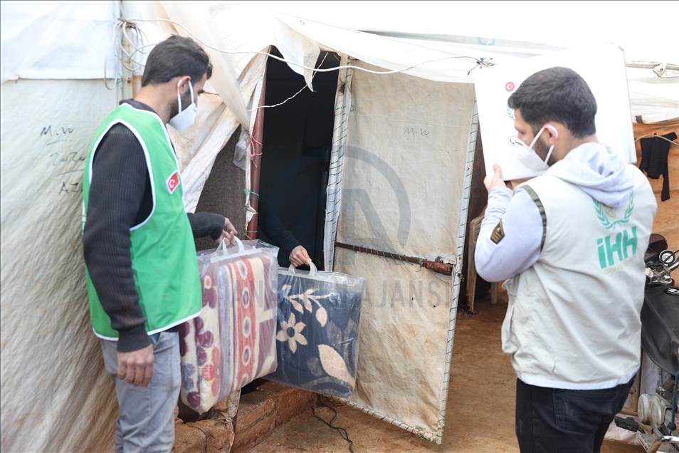 کمک‌رسانی ترکیه به سیل‌زدگان در ادلب ادامه دارد 
