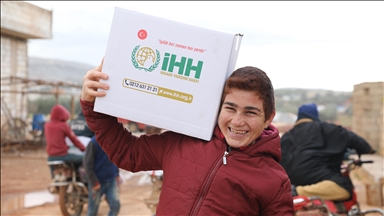 İHH İnsani Yardım Vakfından İdlib'deki su baskınında mağdur olan ailelere yardım