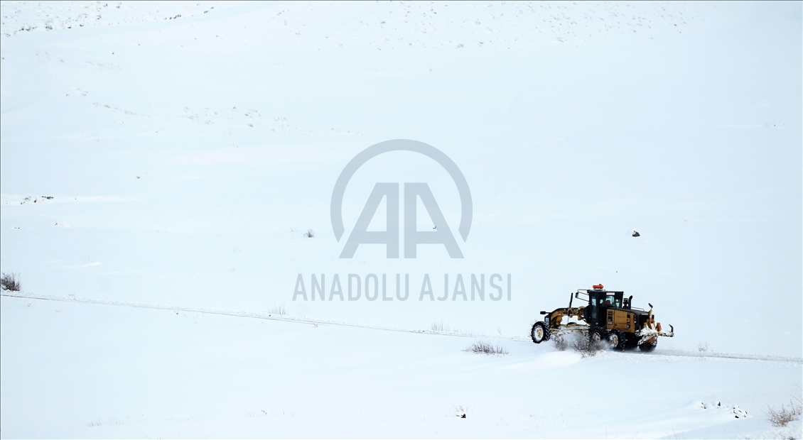 Li ser çil û çiyayên Rojhilatê Anadoluyê ekîb şev û roj rêyan vedikin