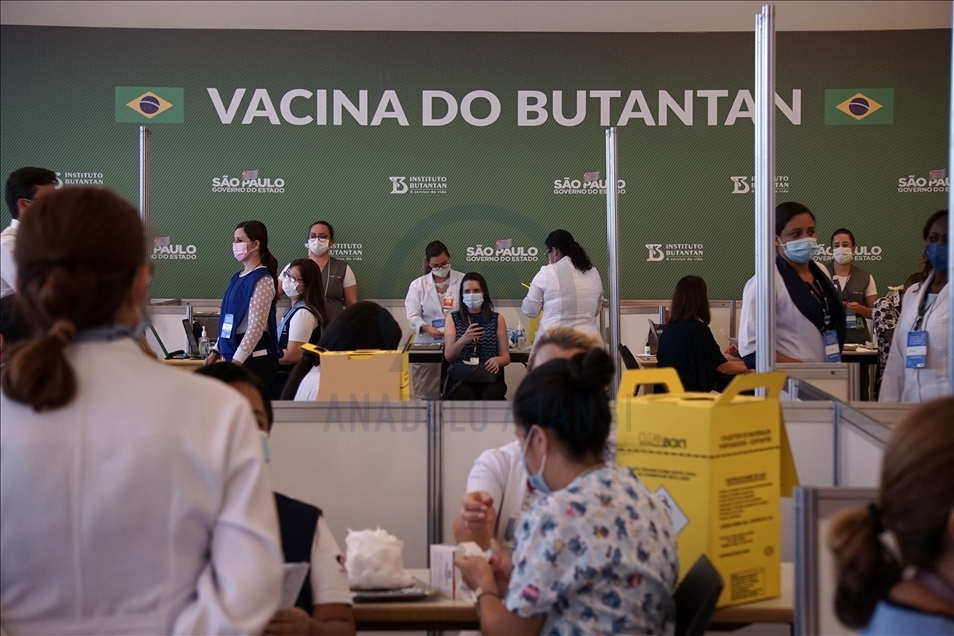 Brezilya'da Kovid-19'a karşı aşılama devam ediyor