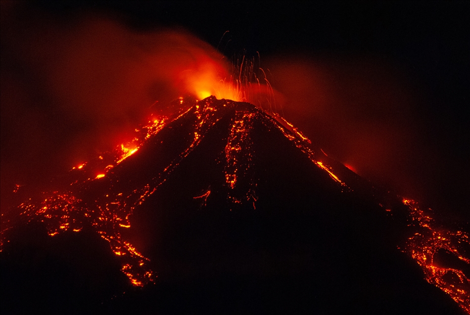 Etna Yanardağı'nda volkanik aktivite