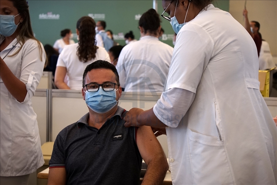 Brezilya'da Kovid-19'a karşı aşılama devam ediyor