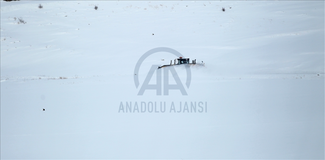 Li ser çil û çiyayên Rojhilatê Anadoluyê ekîb şev û roj rêyan vedikin