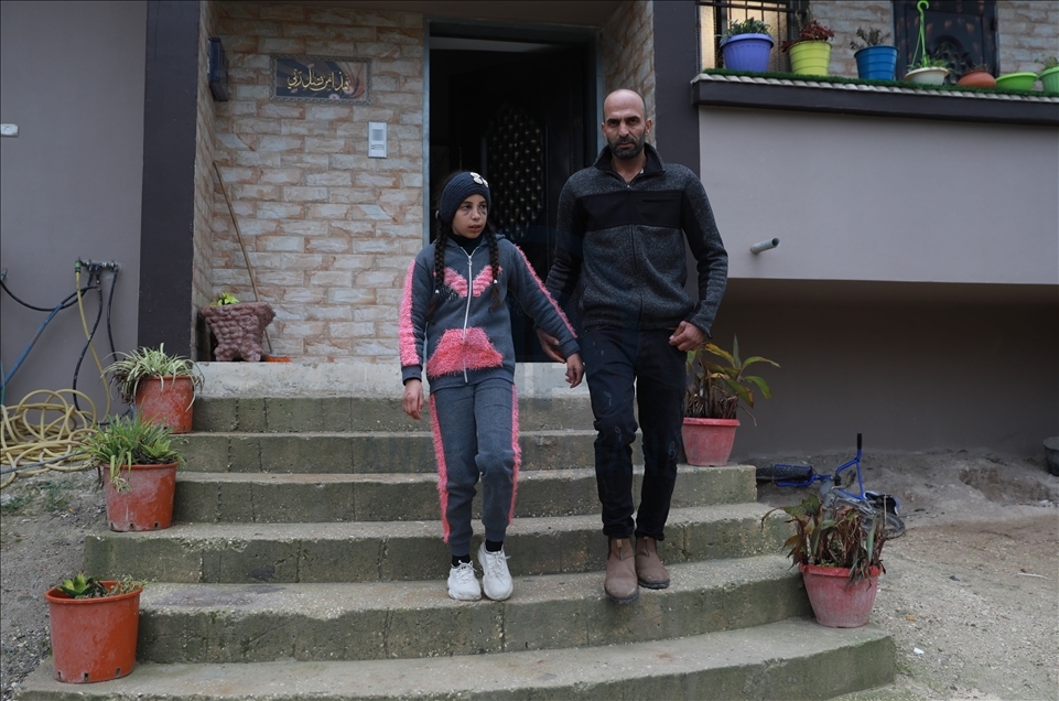Hala, une fillette palestinienne survit à une attaque des colons