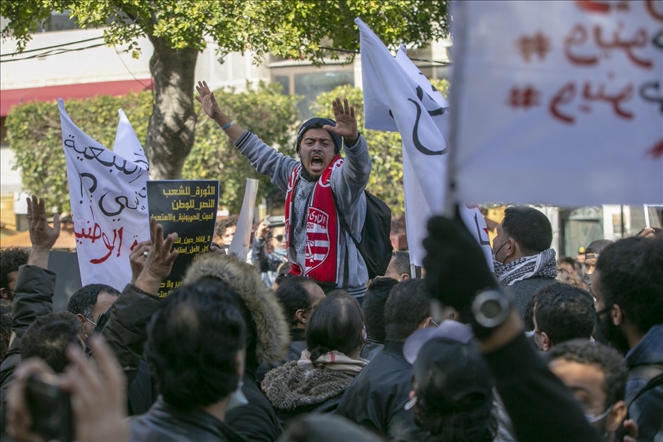 Tunisie : Confrontations entre forces de sécurité et manifestants dans le centre de la capitale