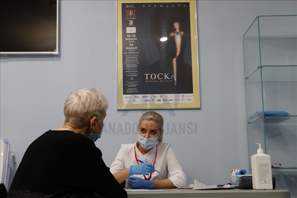 U Rusiji vakcinacija u trgovačkim centrima i pozorištima (2)