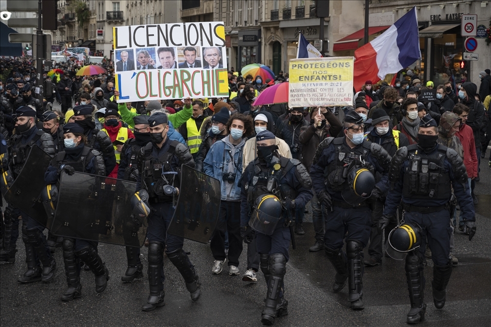 Unitary protest against the dismissals due to the Covid-19 epidemic in Paris, on the January 22, 2021
