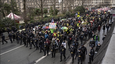 Protest in Paris against dismissals