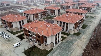 Elazığlı depremzedeler, devletin şefkat eliyle yaralarını sardı