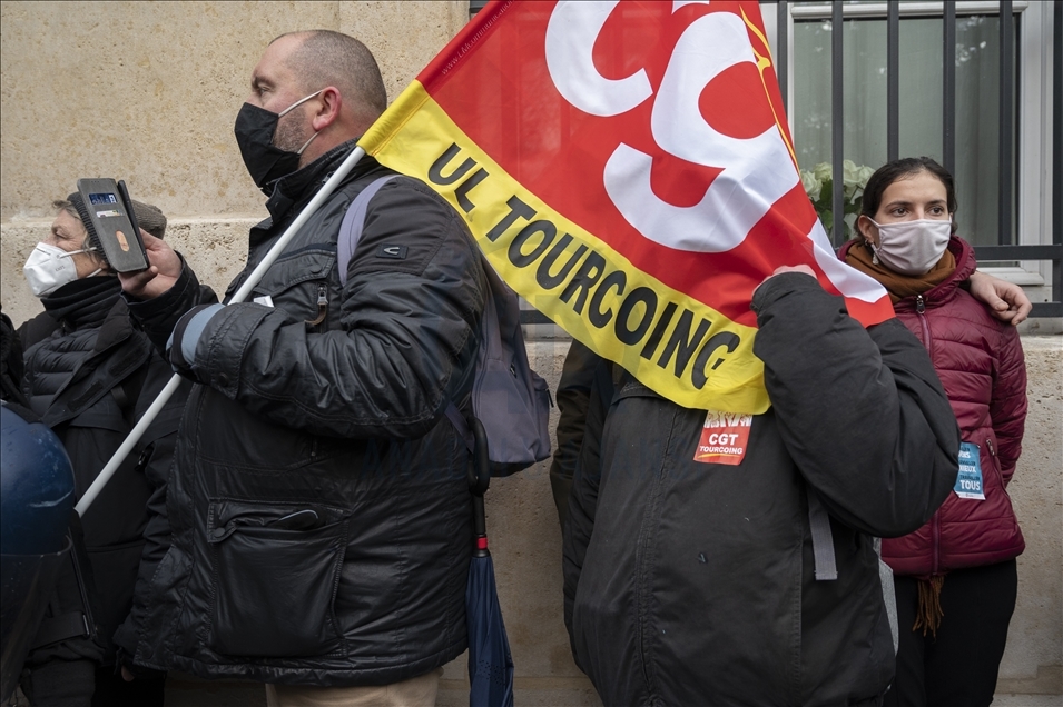 Manifestation à Paris pour protester contre les licenciements dus à la Covid-19 17