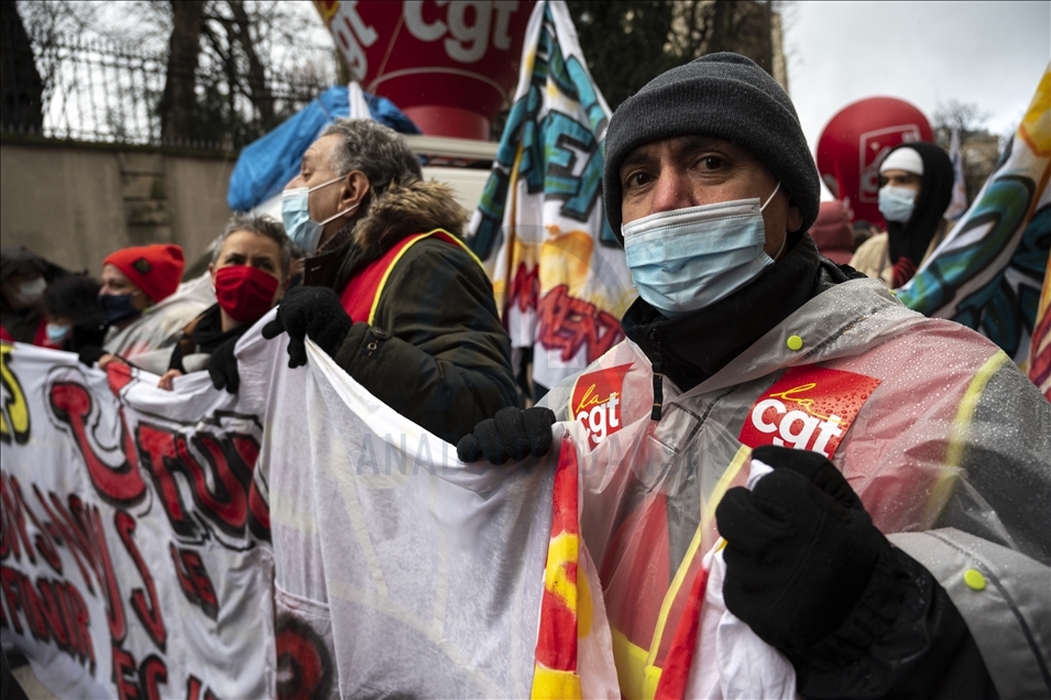 Manifestation à Paris pour protester contre les licenciements dus à la Covid-19 28