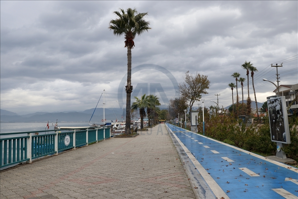 Antalya, Muğla, Isparta ve Burdur'da sokağa çıkma kısıtlaması nedeniyle sessizlik hakim
