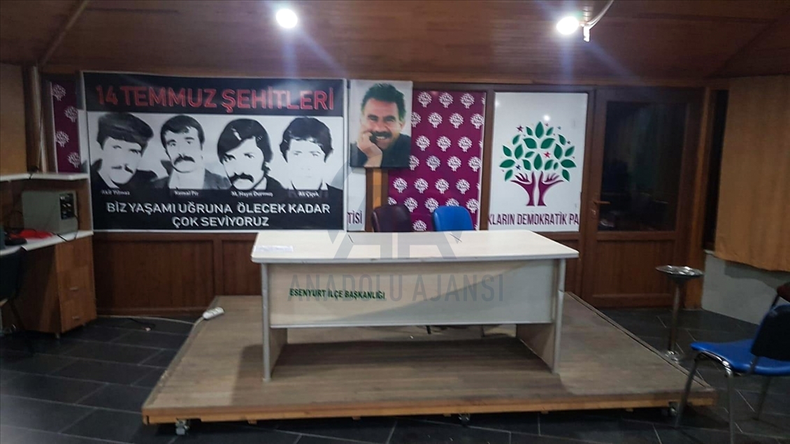 HDP Esenyurt ilçe binasına operasyon
