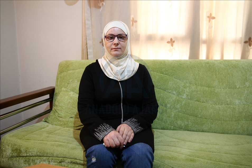 أطباء أتراك يعيدون النور لأم سورية أعمتها براميل الأسد