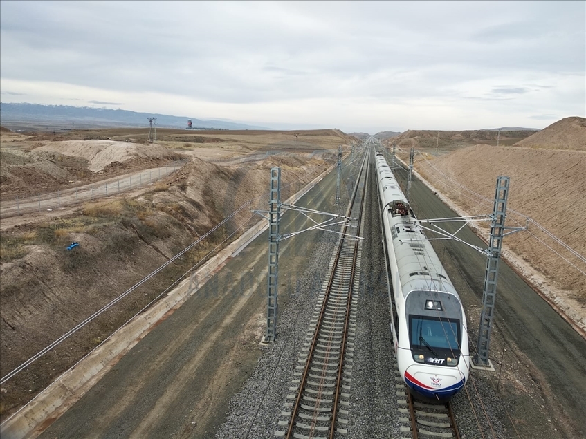 Ankara-Sivas YHT hattında performans testi için Ankara'dan hareket eden tren Yozgat'a ulaştı