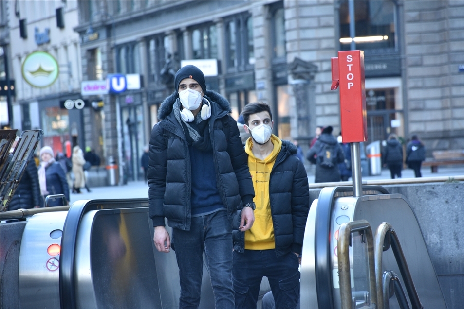Avusturya’da Kovid-19’la mücadele kapsamında zorunlu “FFP2” maskesi kullanılmaya başlandı