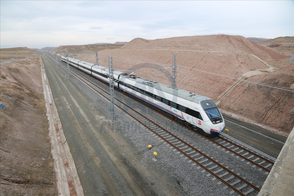 Ankara-Sivas YHT hattında performans testi için Ankara'dan hareket eden tren Yozgat'a ulaştı