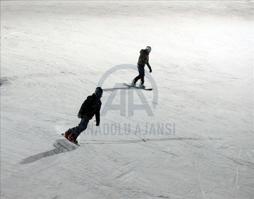 يسعى للعالمية.. مركز "بالاندوكان" التركي رائد التزلج الليلي