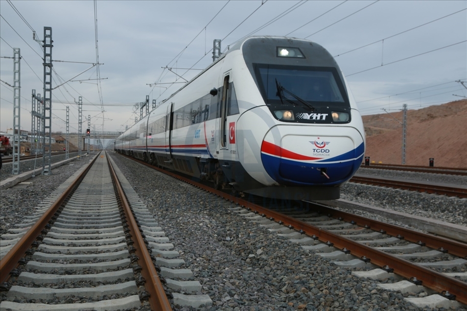 Ankara-Sivas YHT hattında performans testi için Ankara'dan hareket eden tren Yozgat'a ulaştı