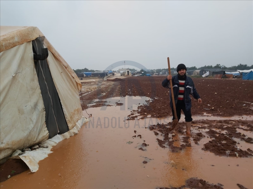 İdlib'de zor şartlarda yaşayan siviller için acil yardım çağrısı