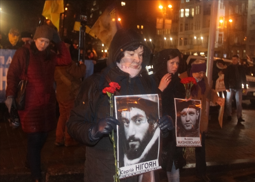 Kiev'de 2014 Maidan olayları sırasında ölenler için anma töreni düzenlendi