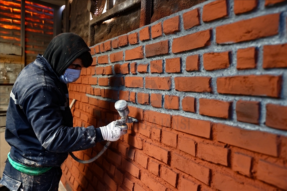 Anadolu motiflerini taş panelle buluşturan girişimci yurt dışına açıldı