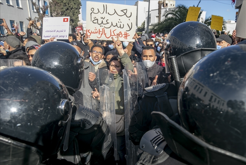 Tunus'ta gösterilerde gözaltına alınanların serbest bırakılması talebiyle eylem düzenlendi