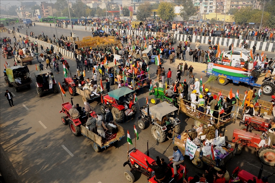 Polis, Hindistan'da yeni tarım reformu protestosuna müdahale etti 
