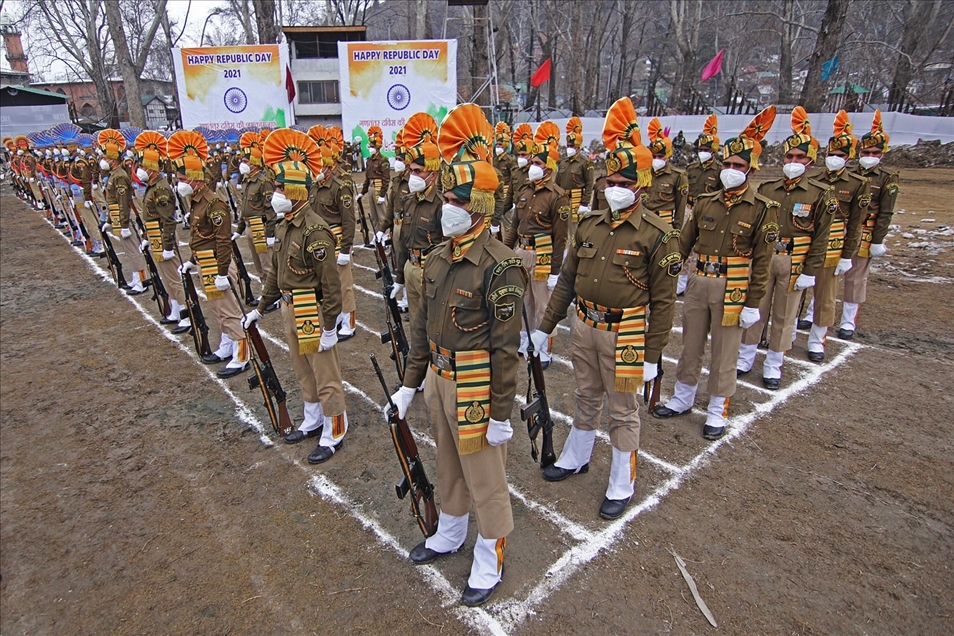 Celebración del 72° Día de la República de la India en Cachemira