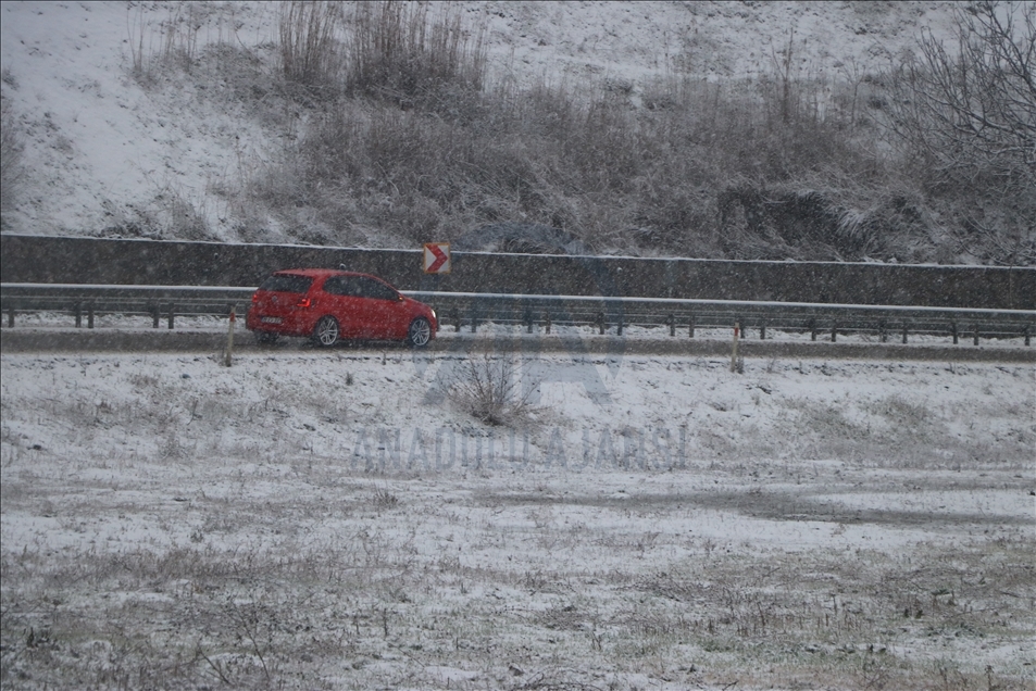 Tekirdağ'da kar yağışı başladı